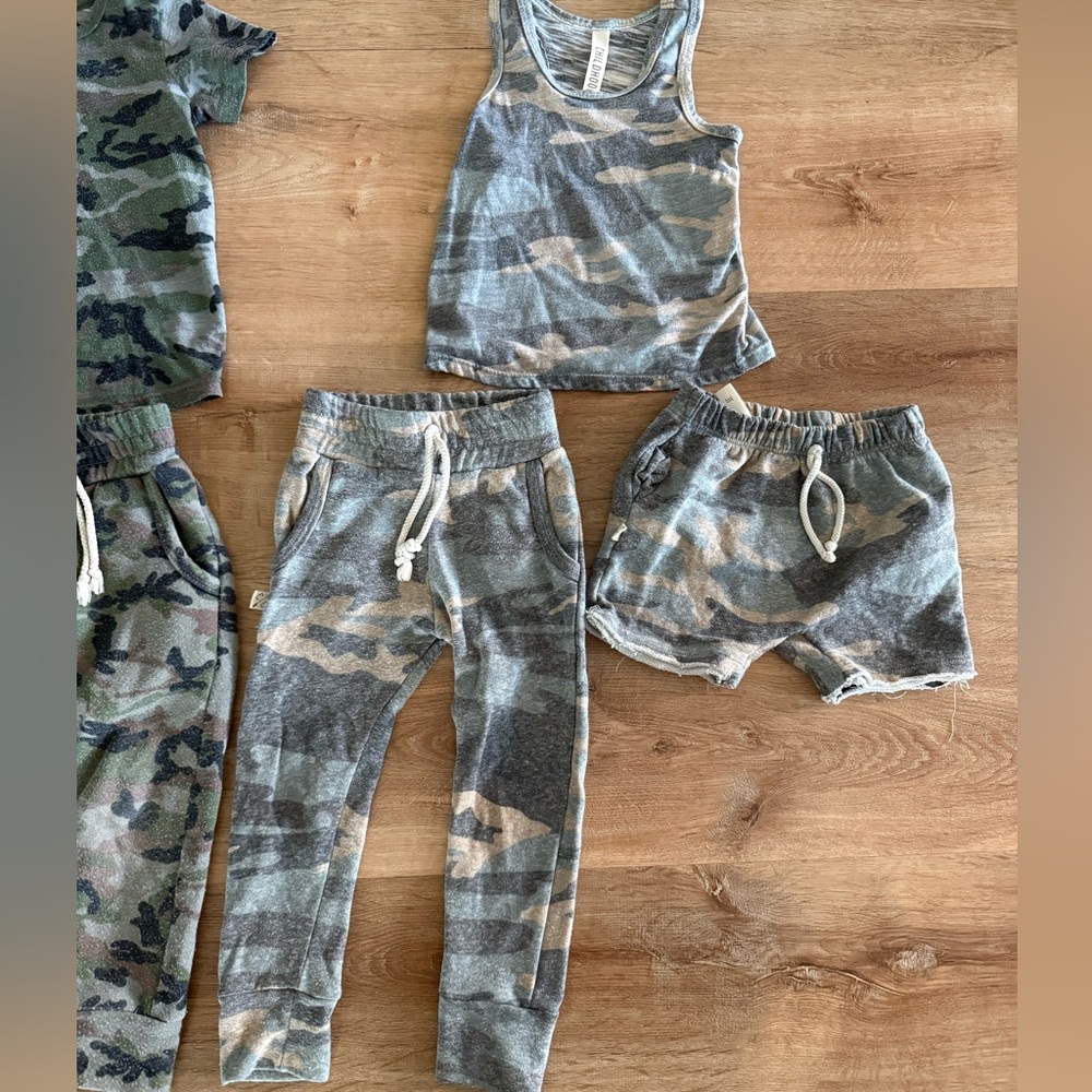Childhoods clothing camo - Picture 3 of 5